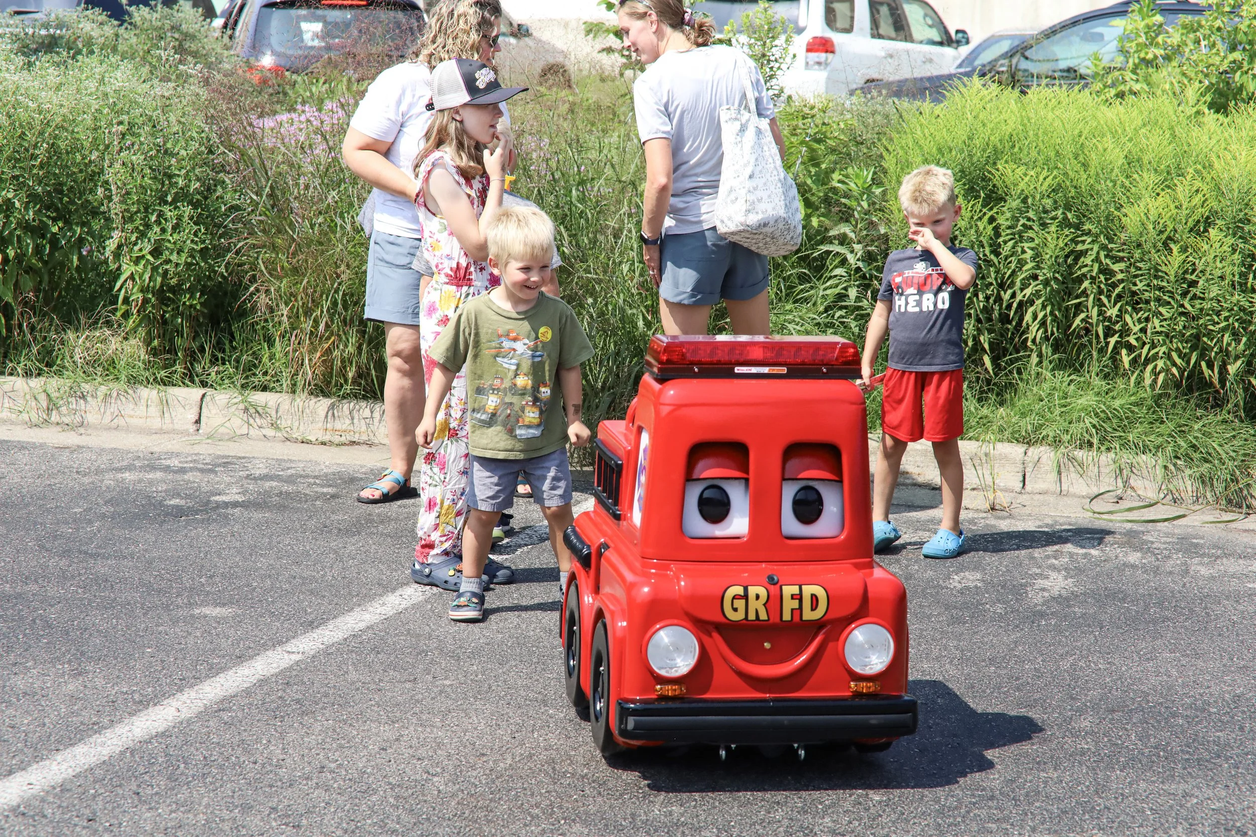 即日発送〇m me eme Gather check camione piece Meet the Machines — Grand Rapids Downtown Market